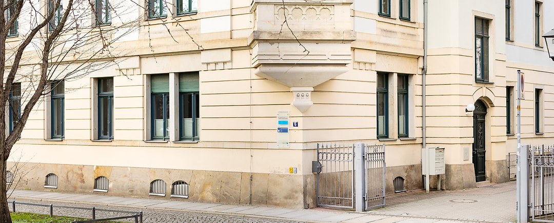 Eckansicht des Kanzleigebäudes in der Dr.-Wilhelm-Külz-Straße 6 in Pirna