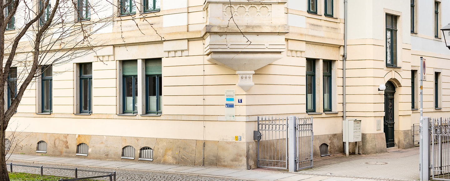 Eckansicht des Kanzleigebäudes in der Dr.-Wilhelm-Külz-Straße 6 in Pirna